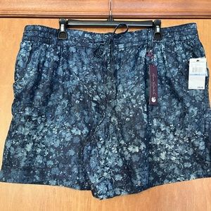Gloria Vanderbilt, size 18, blue floral